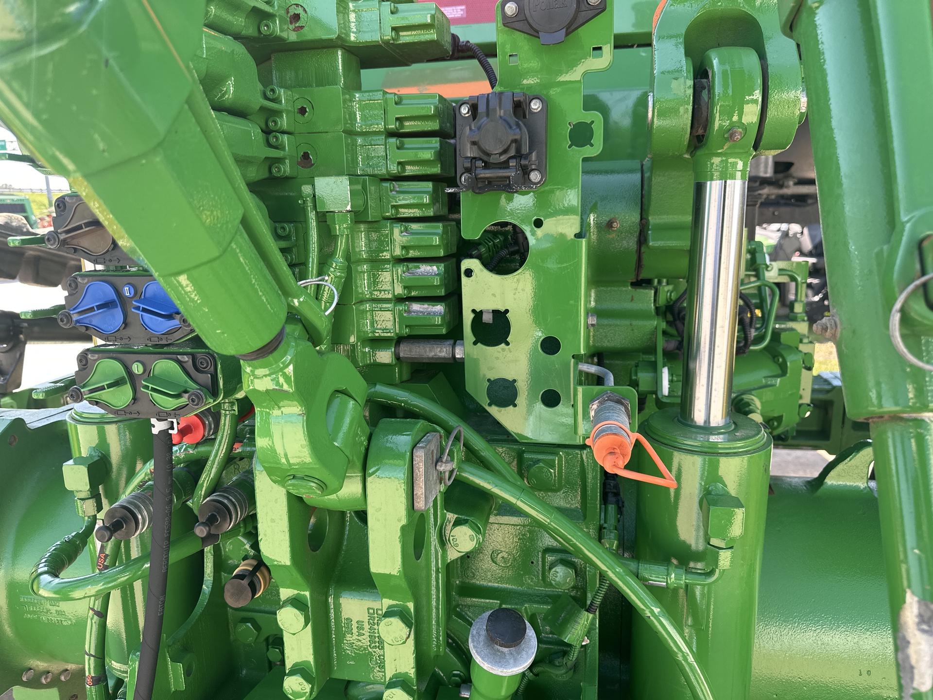 2021 John Deere 8RT 340 Image