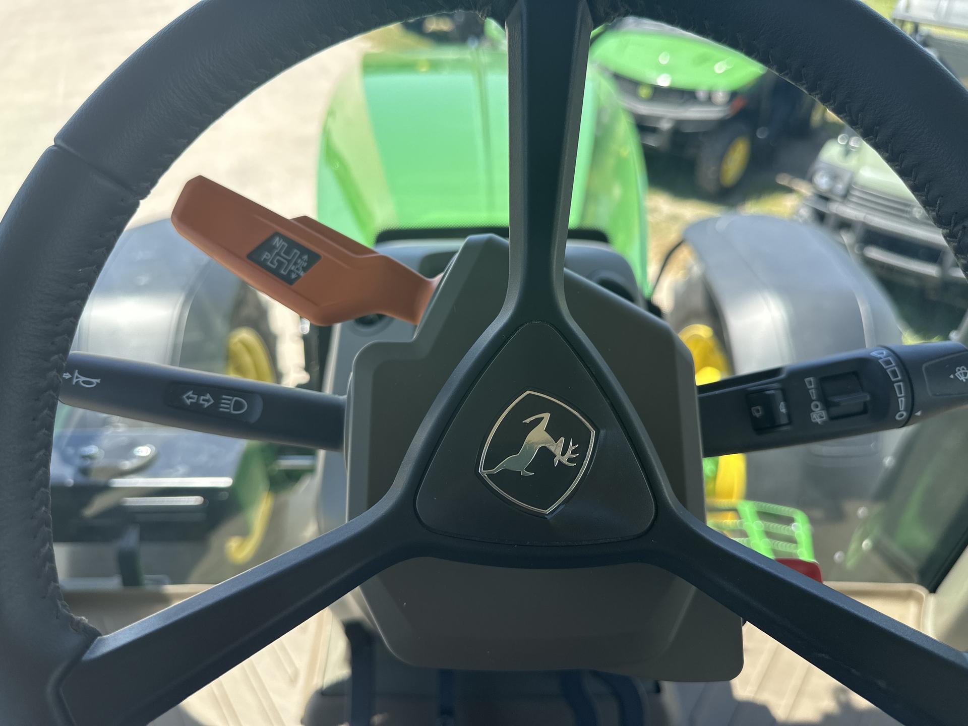 2023 John Deere 7R 230 Image