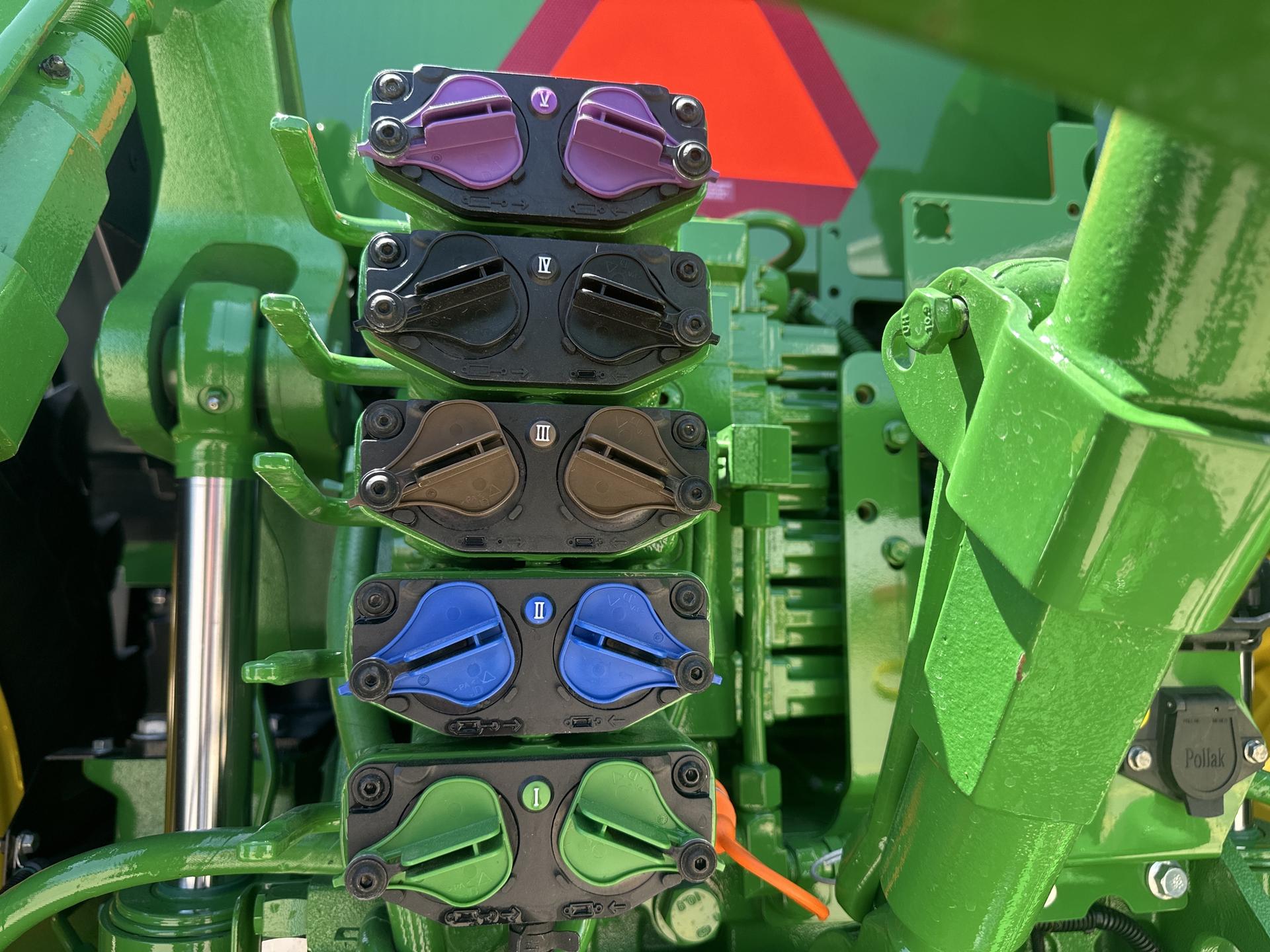 2023 John Deere 7R 230 Image