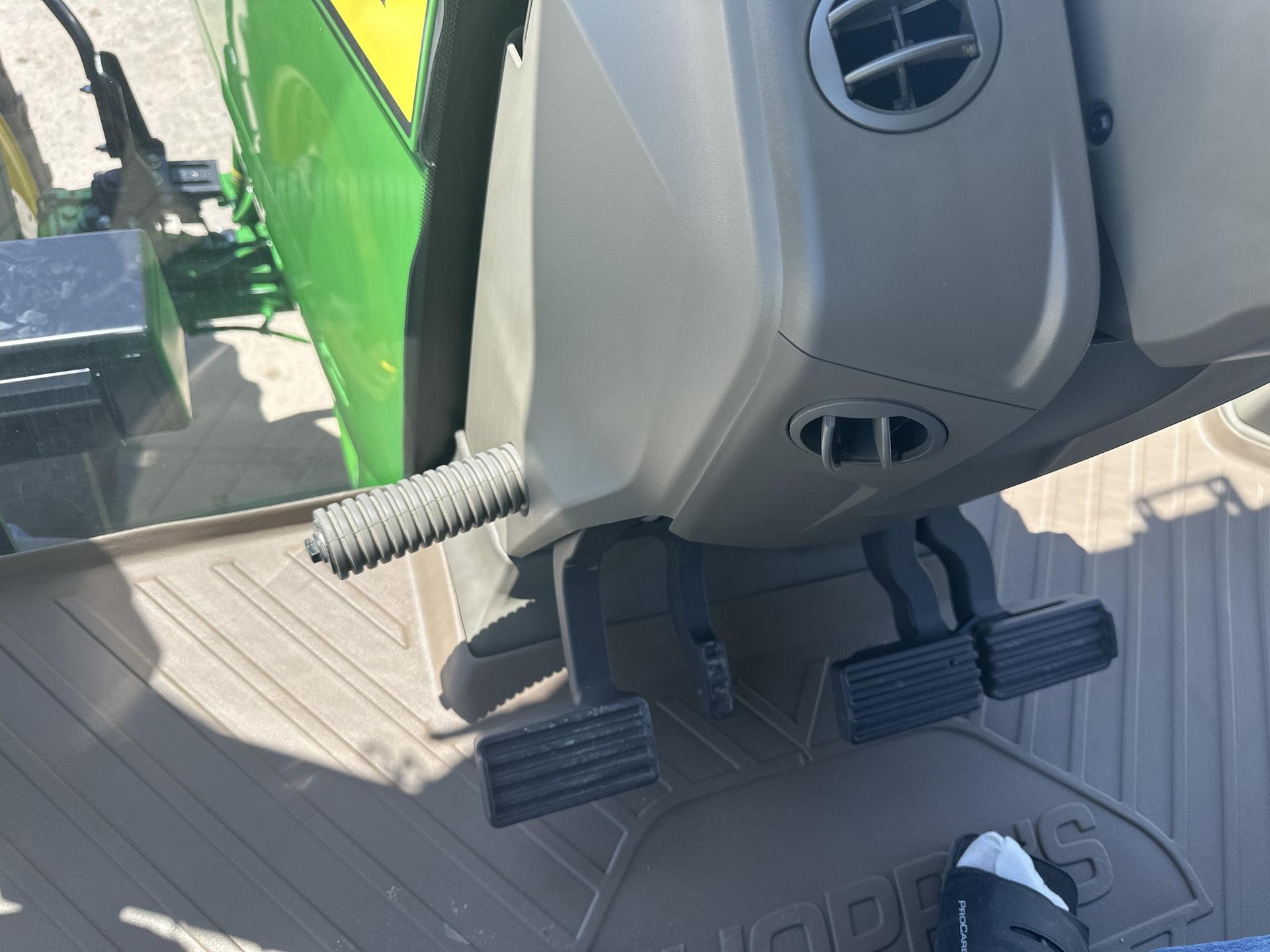 2023 John Deere 7R 230 Image