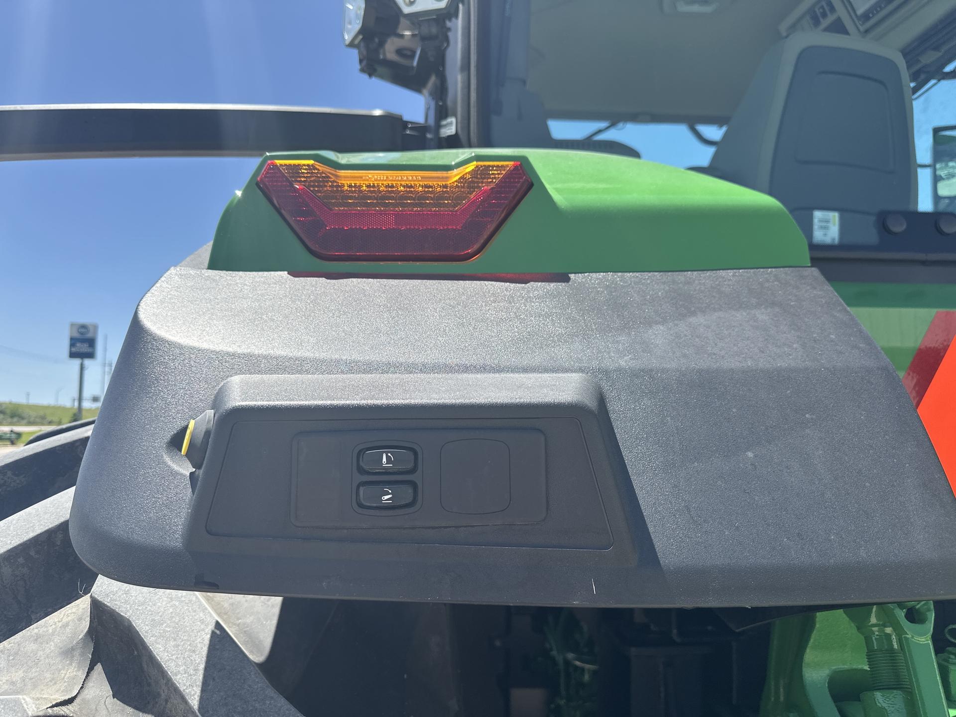 2023 John Deere 7R 230 Image