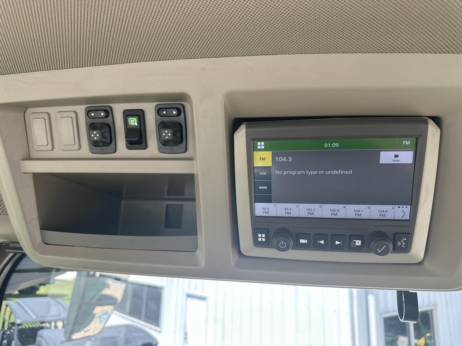 2023 John Deere 7R 230 Image