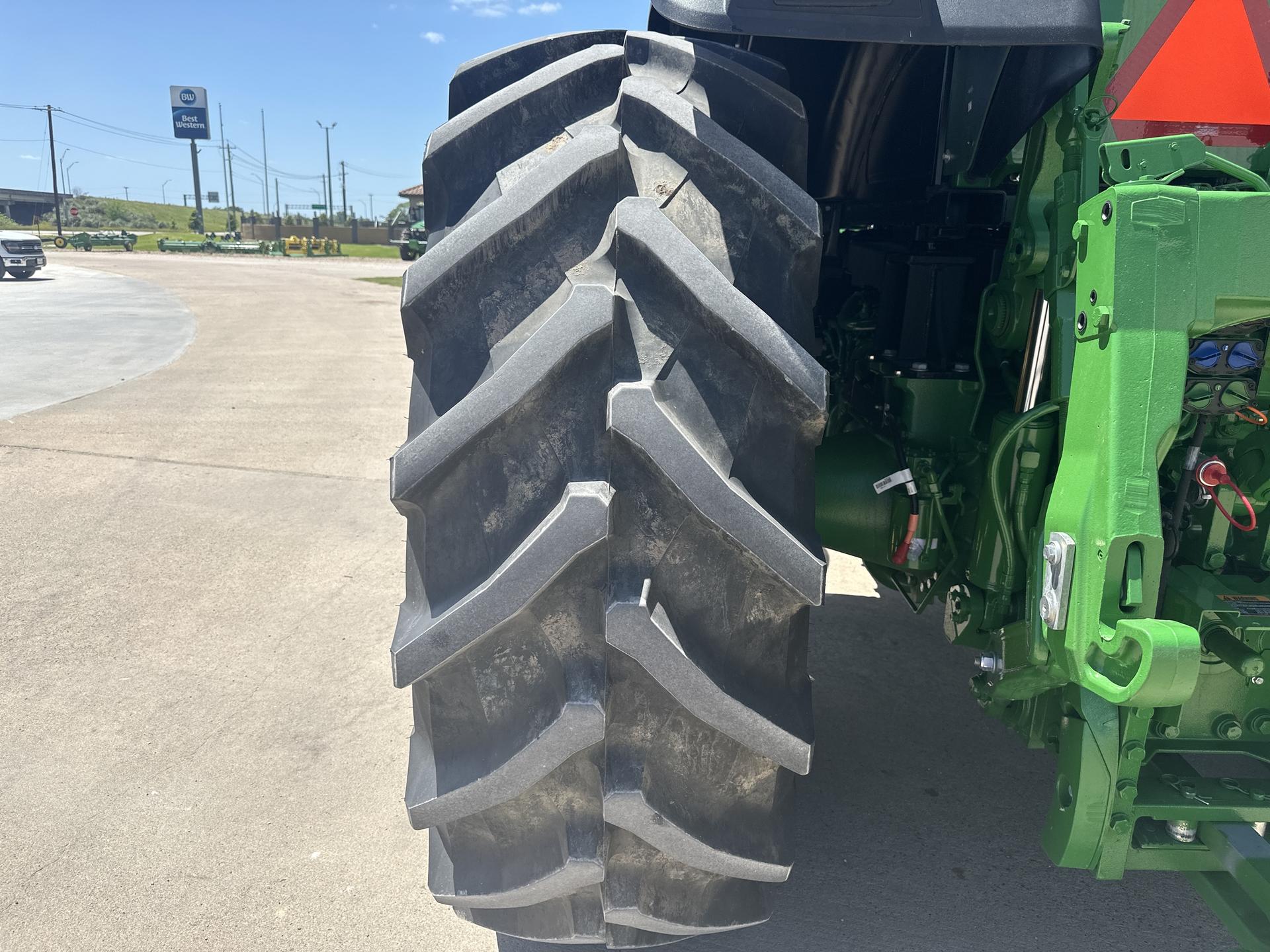2023 John Deere 7R 230 Image