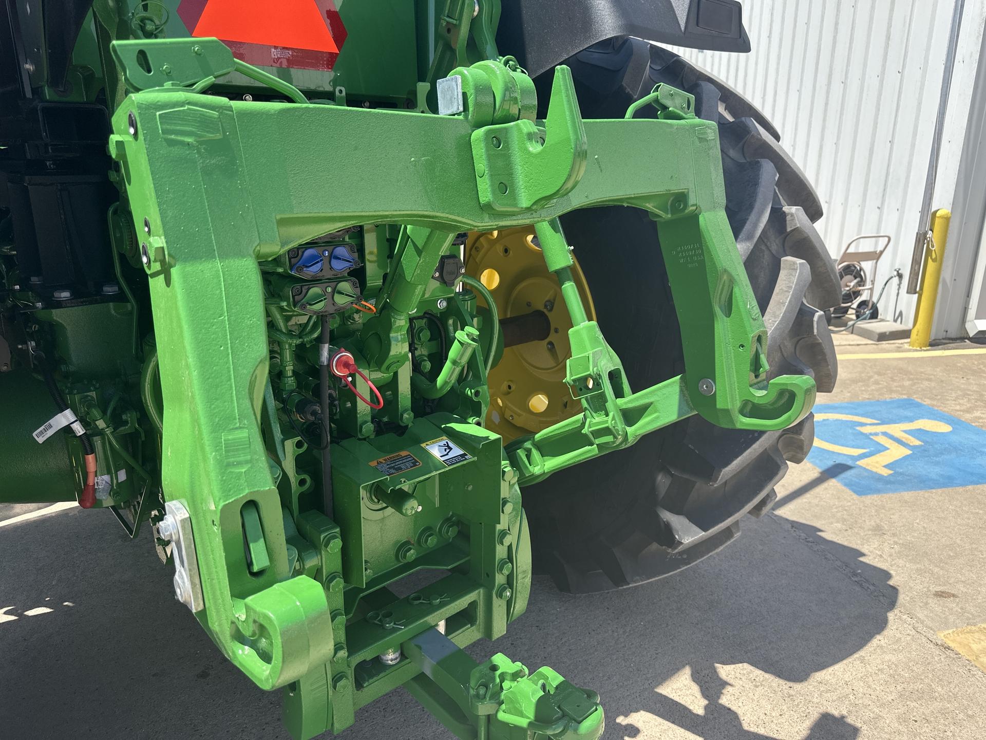2023 John Deere 7R 230 Image