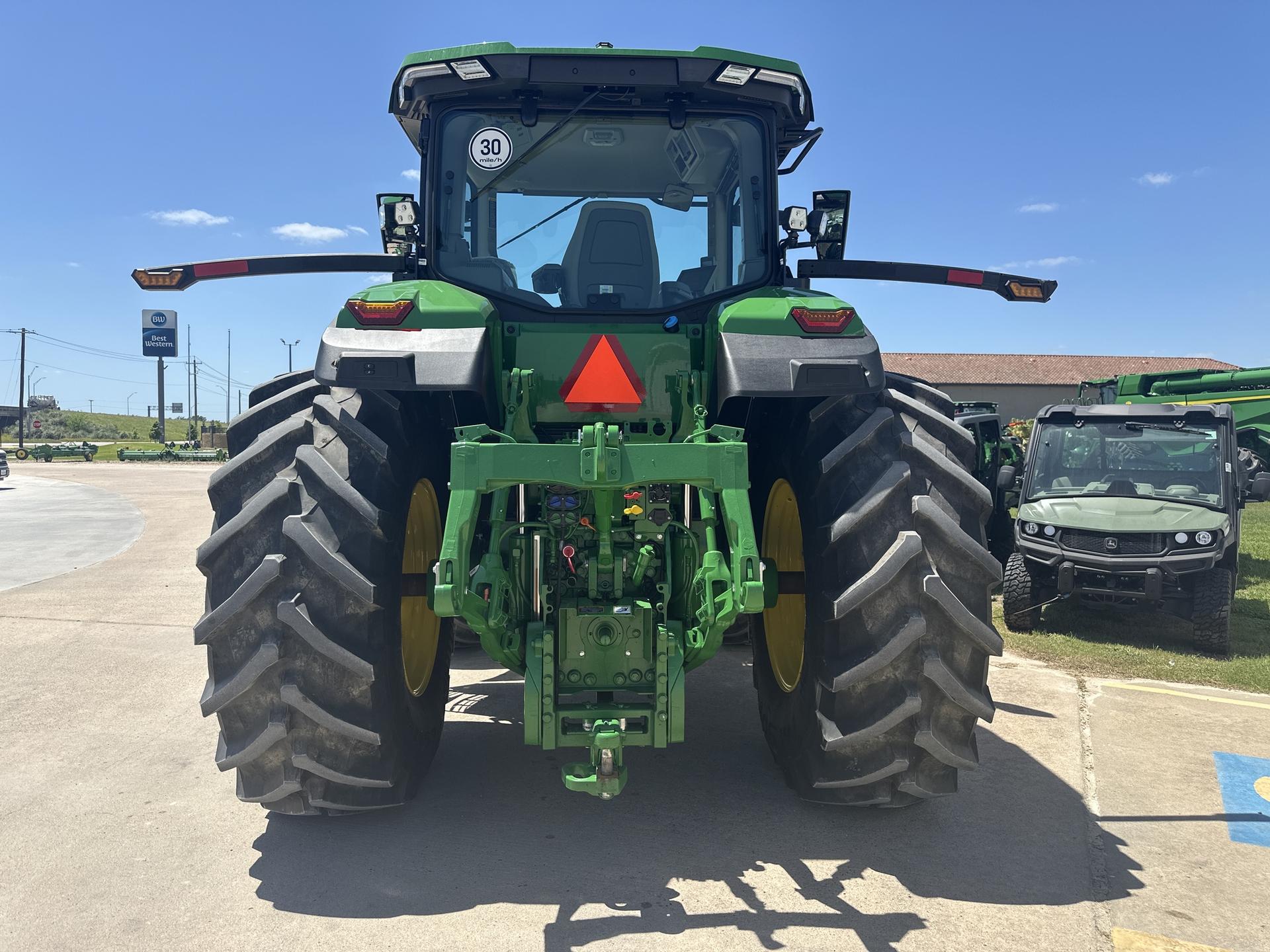 2023 John Deere 7R 230 Image