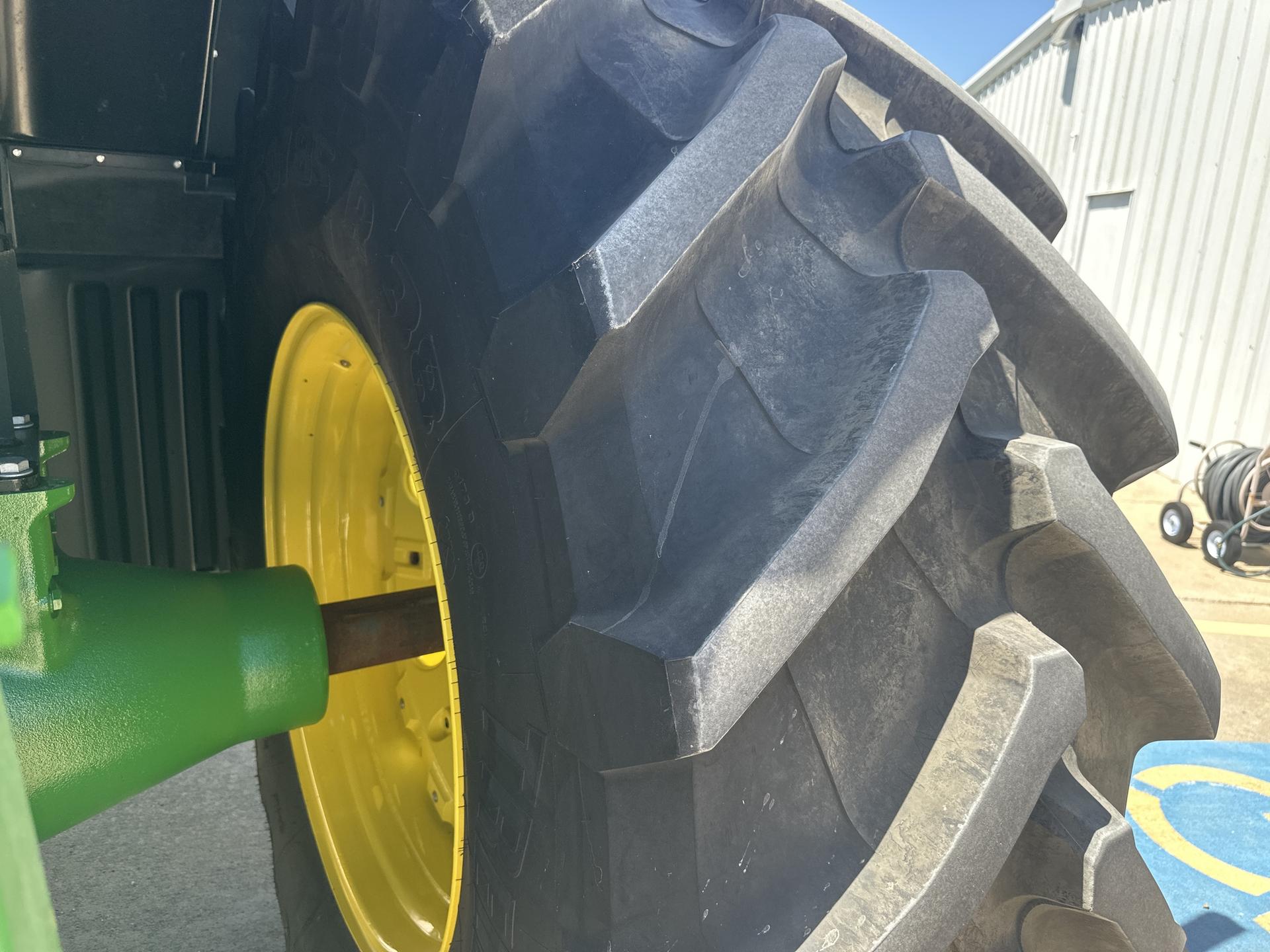 2023 John Deere 7R 230 Image