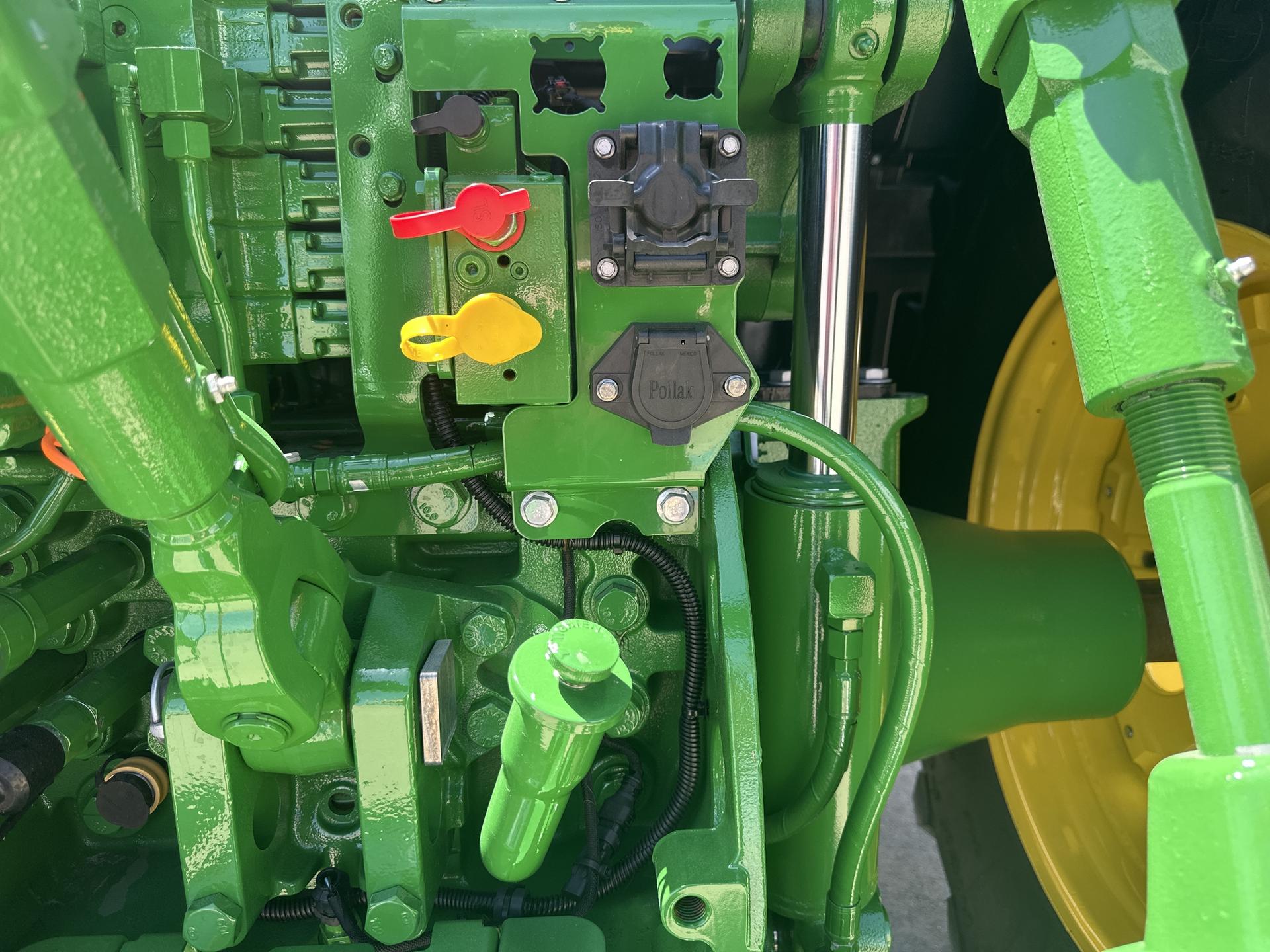 2023 John Deere 7R 230 Image