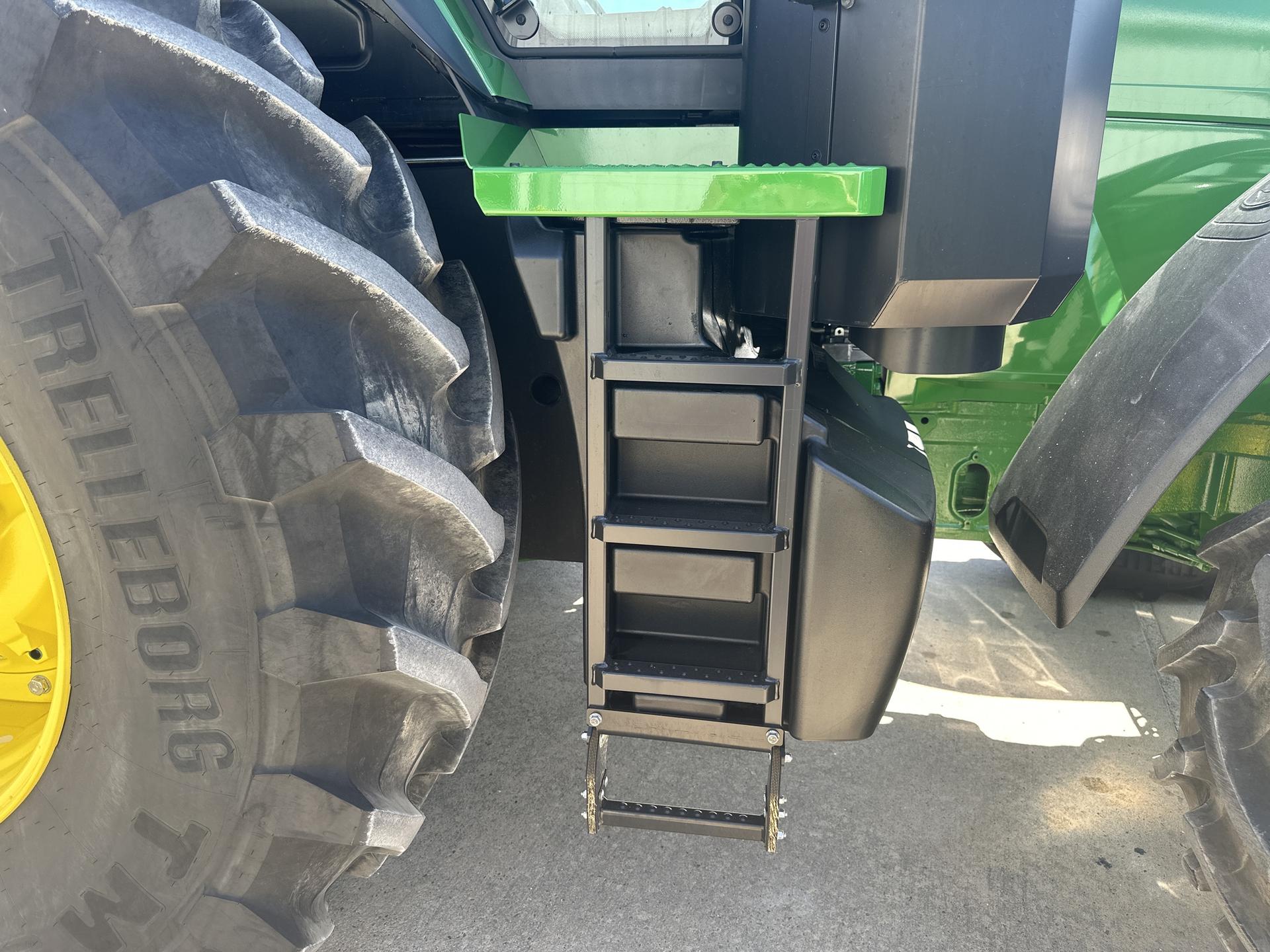2023 John Deere 7R 230 Image