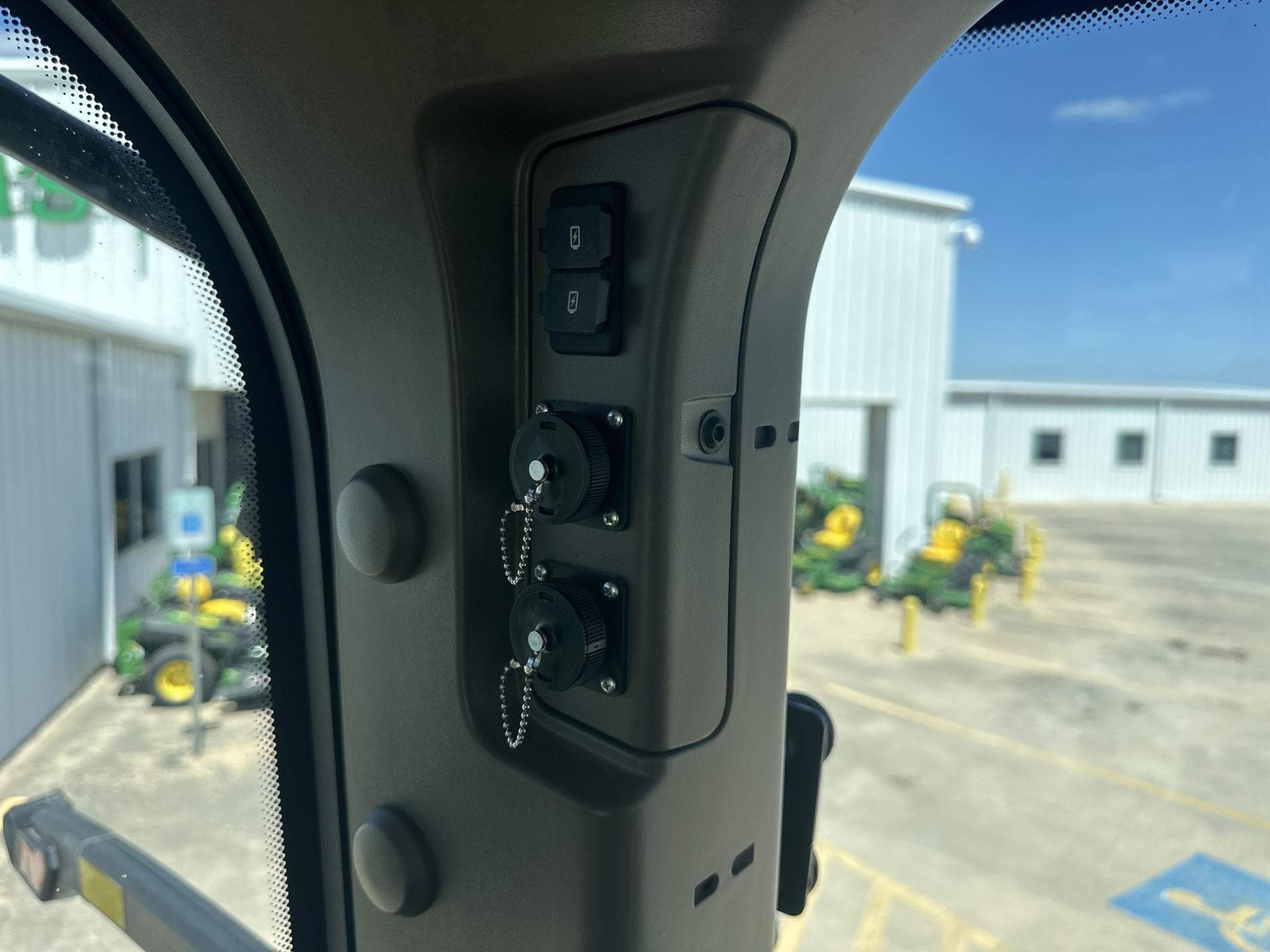 2023 John Deere 7R 230 Image