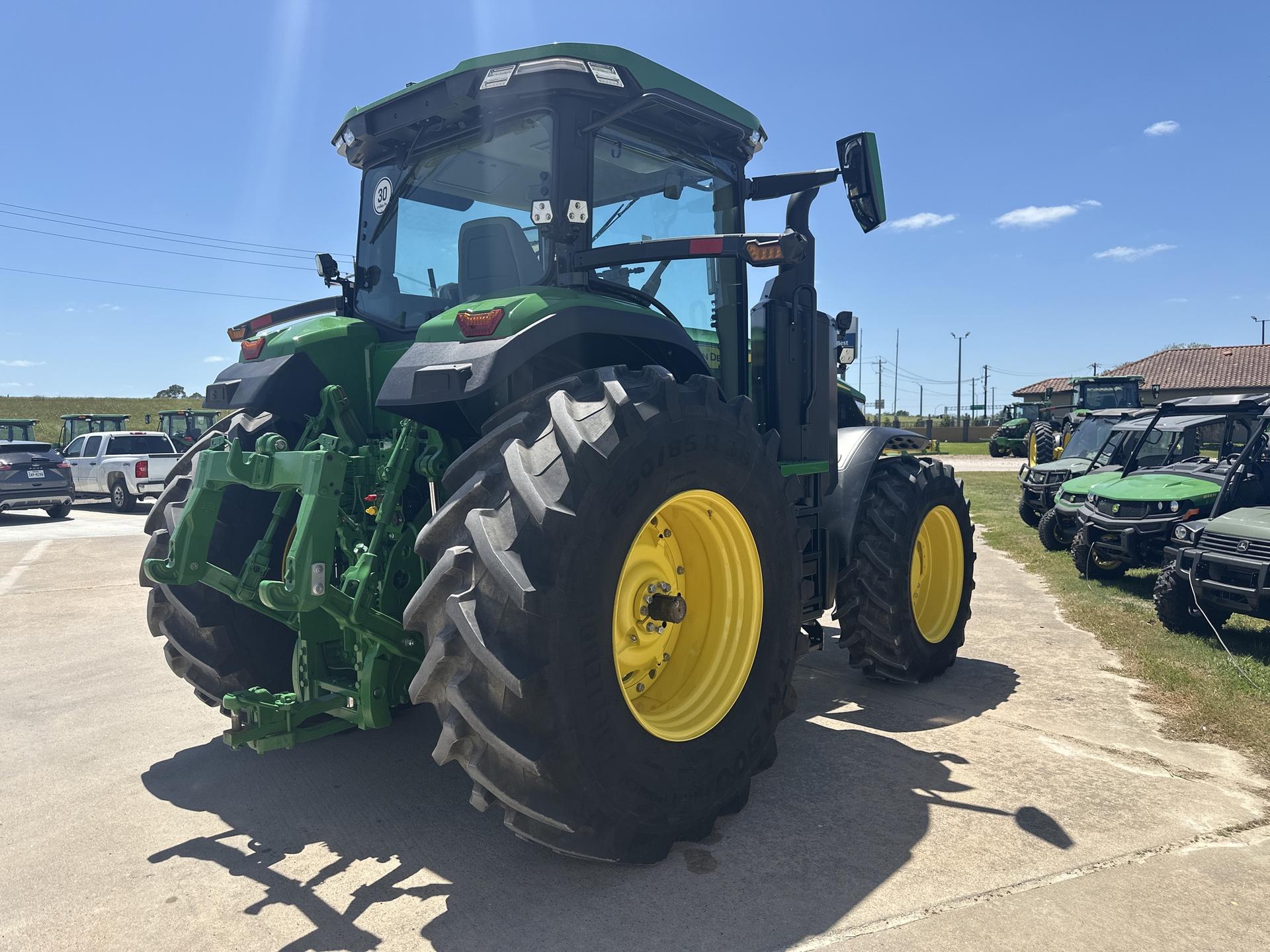 2023 John Deere 7R 230 Image