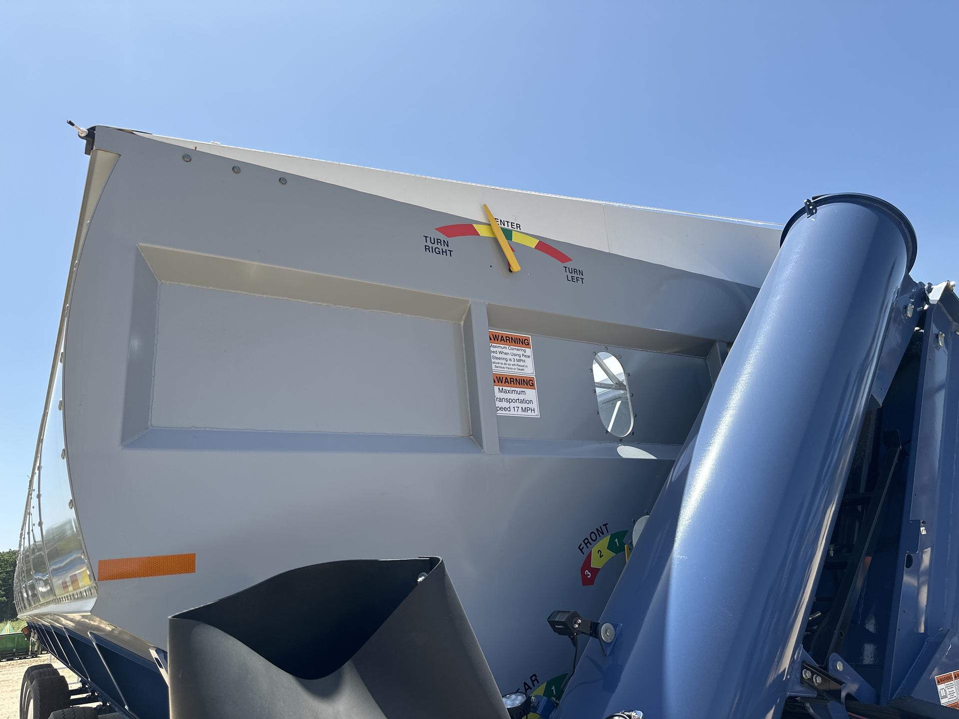 2023 John Deere Mother Bin Image