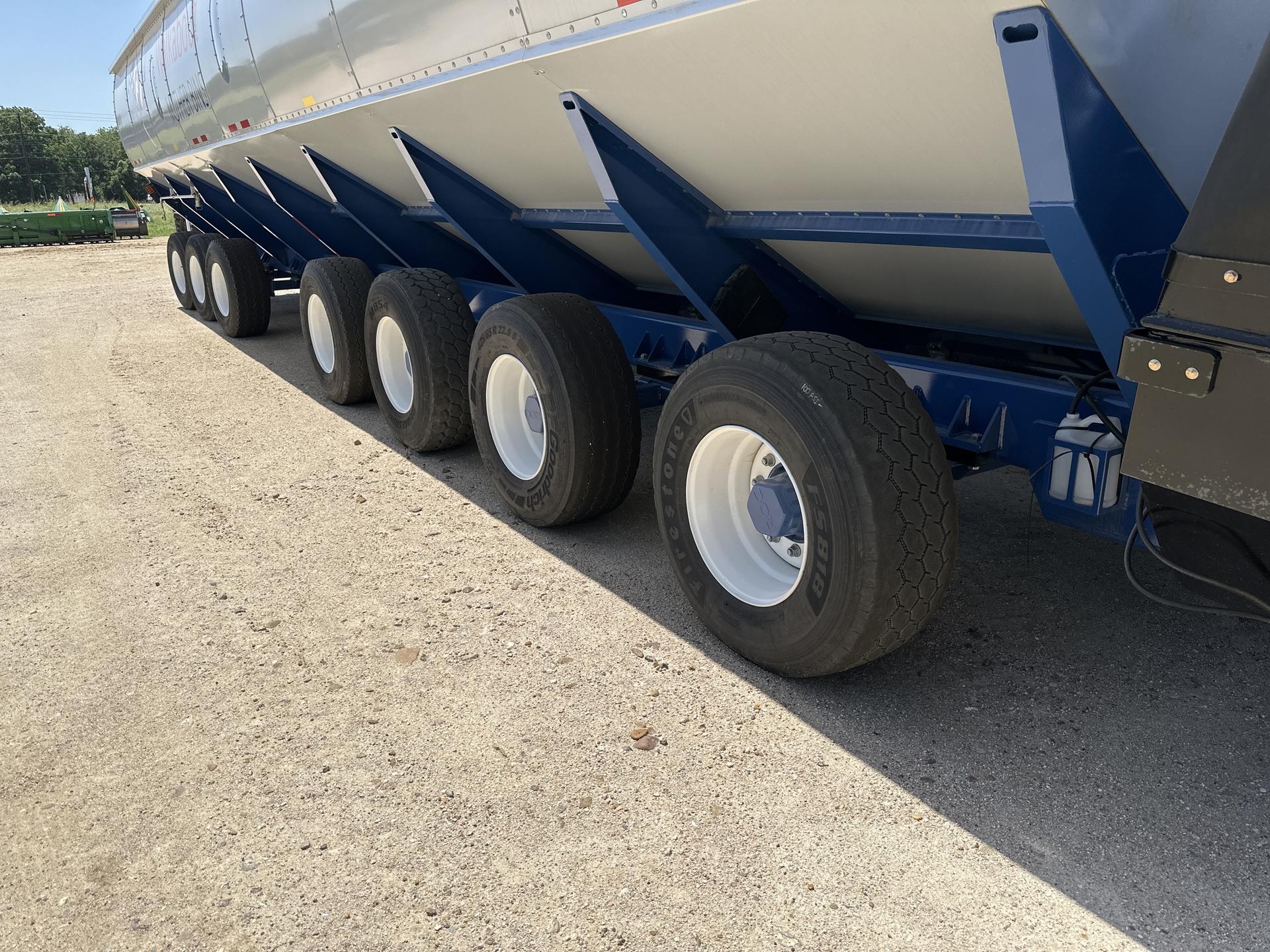 2023 John Deere Mother Bin Image