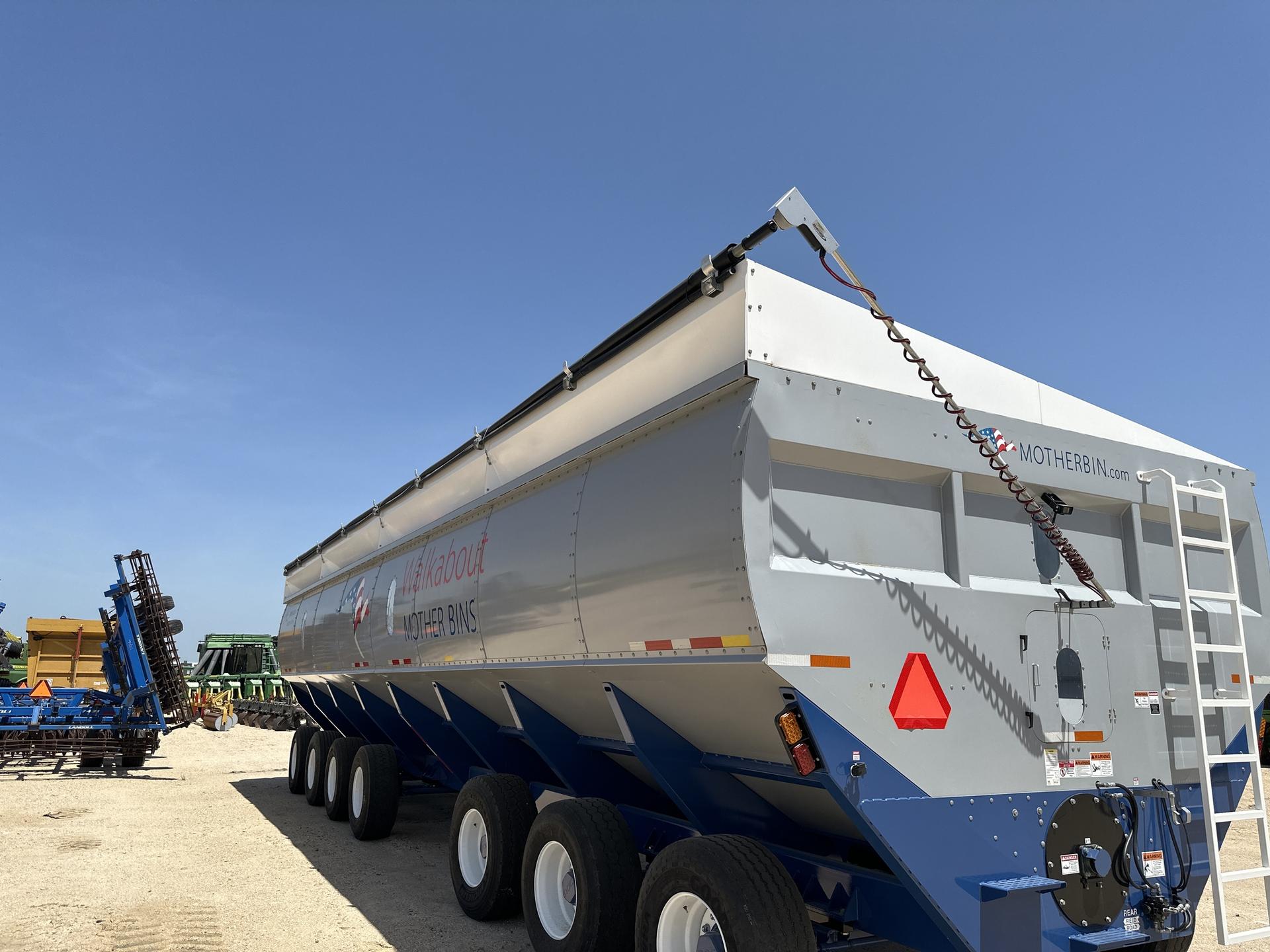 2023 John Deere Mother Bin Image