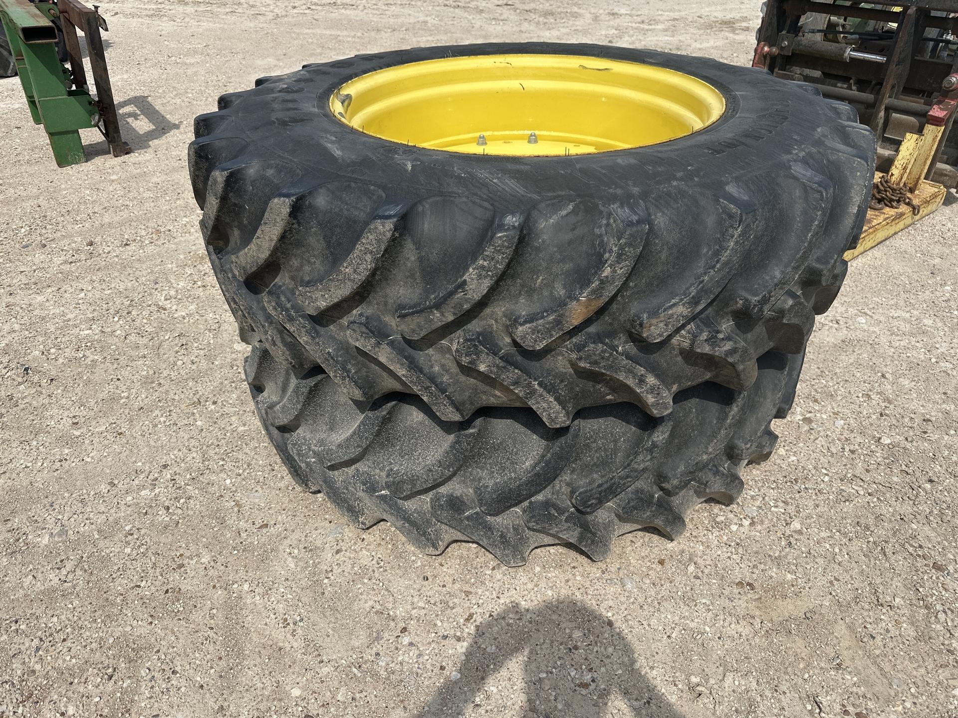 2020 John Deere 8R 310 Image