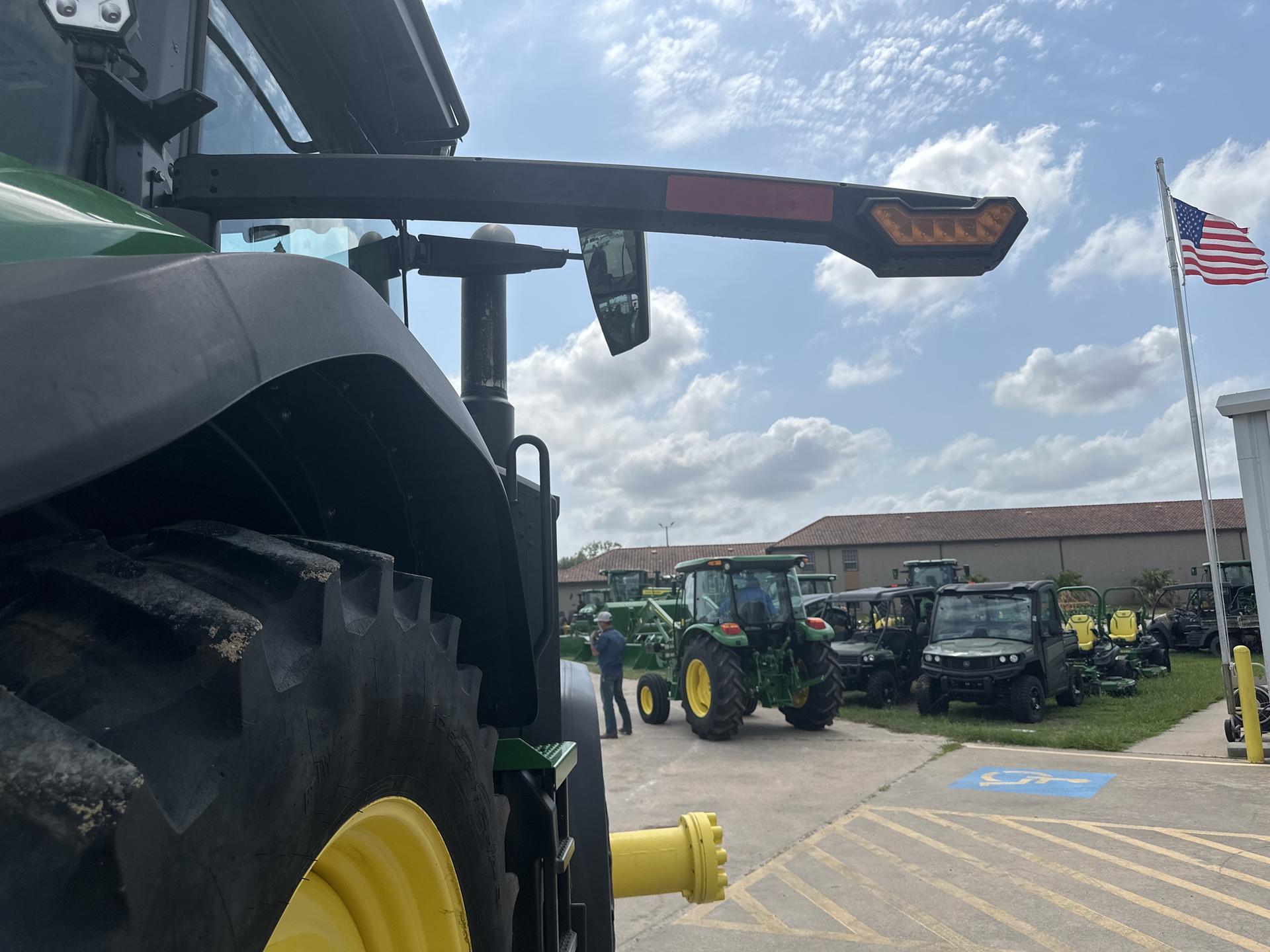 2020 John Deere 8R 310 Image