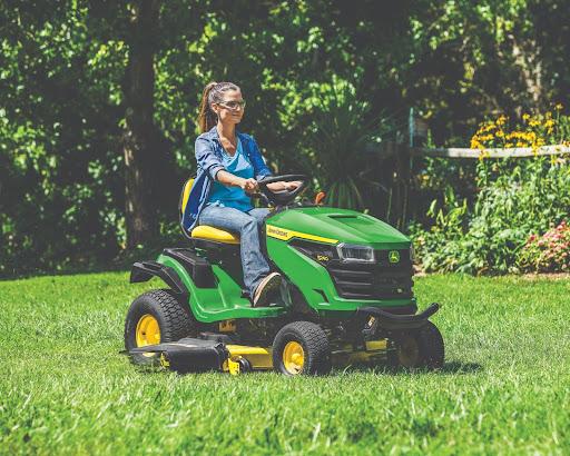 John Deere Lawn Tractor