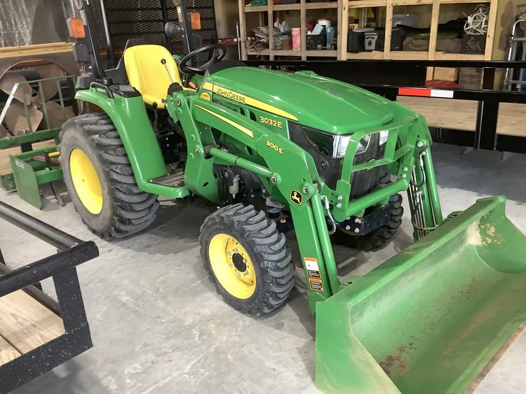 2018 John Deere 3032E Image