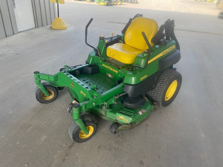 2010 John Deere Z910A Image