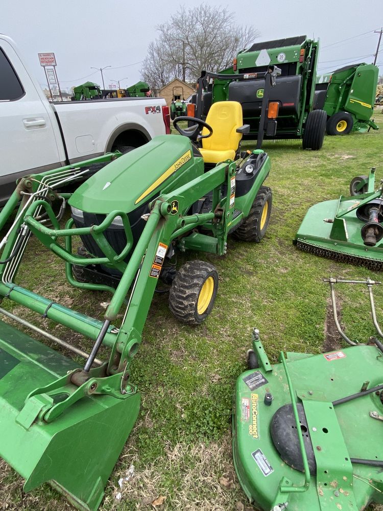 2014 John Deere 1025R Image