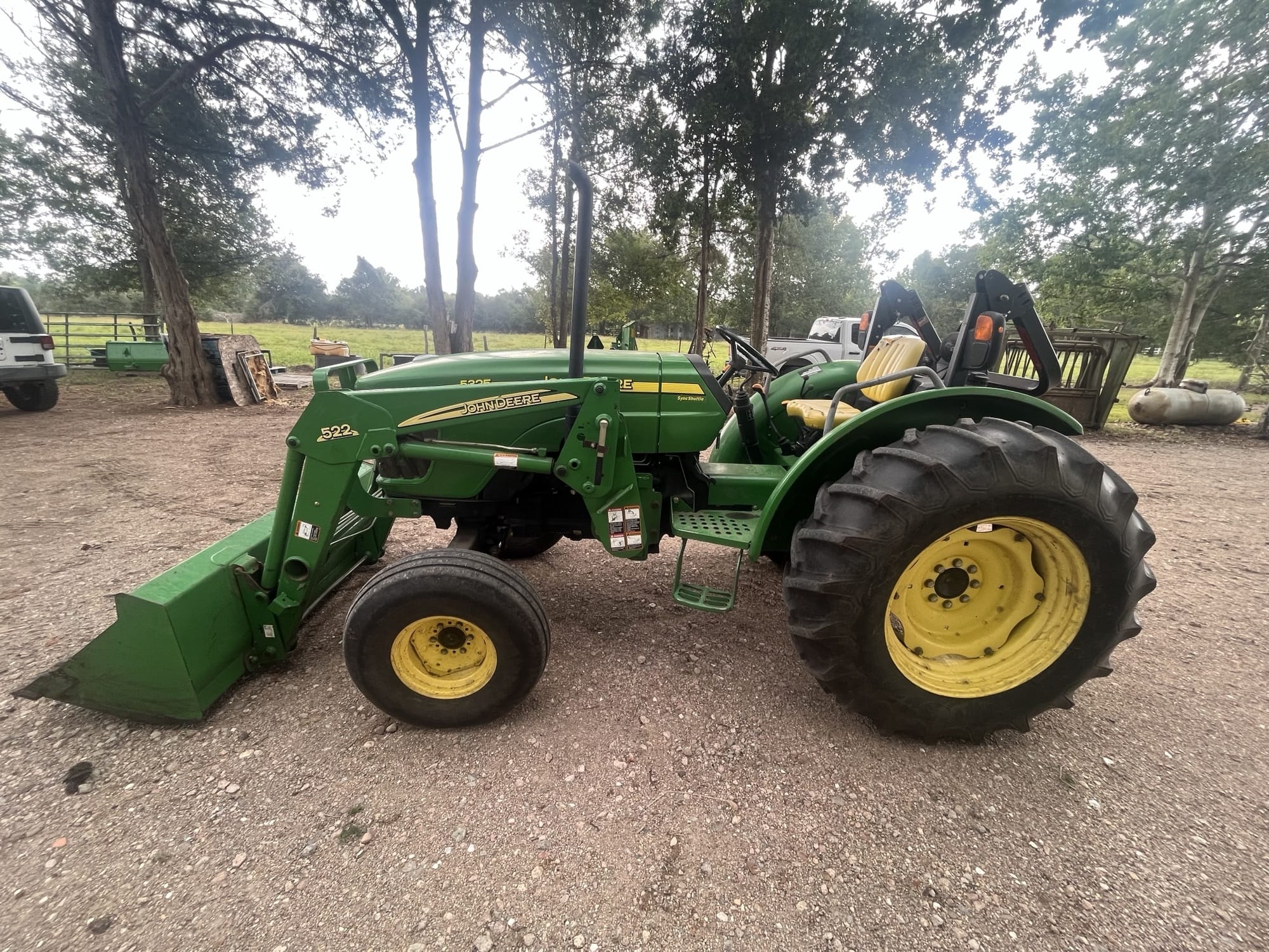2005 John Deere 5325 Image