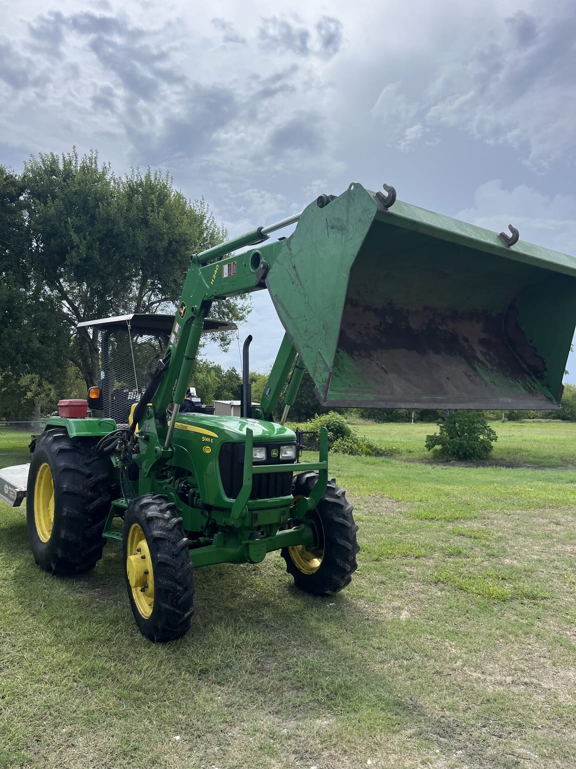 2014 John Deere 5065E Image