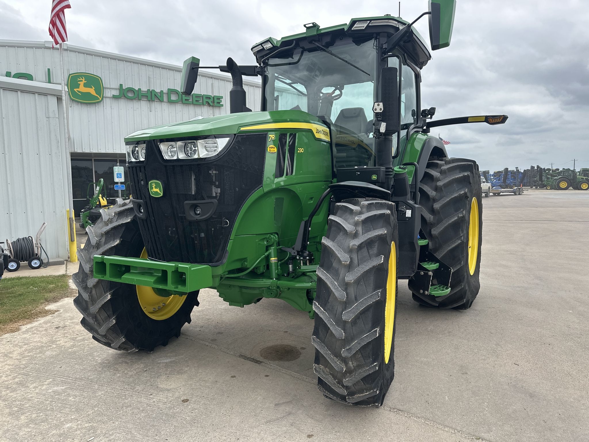 2023 John Deere 7R 230 Image