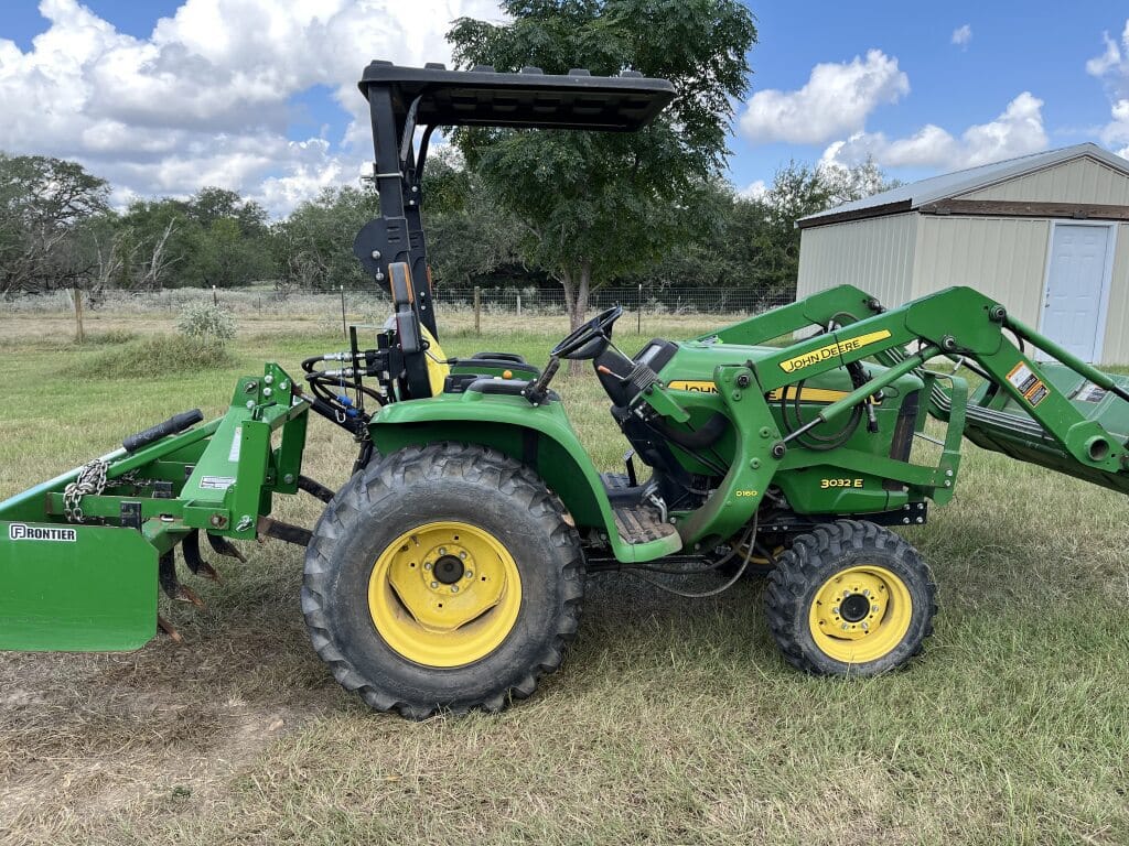 2016 John Deere 3032E Image