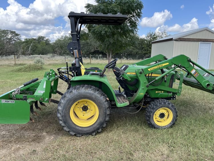 2016 John Deere 3032E Image