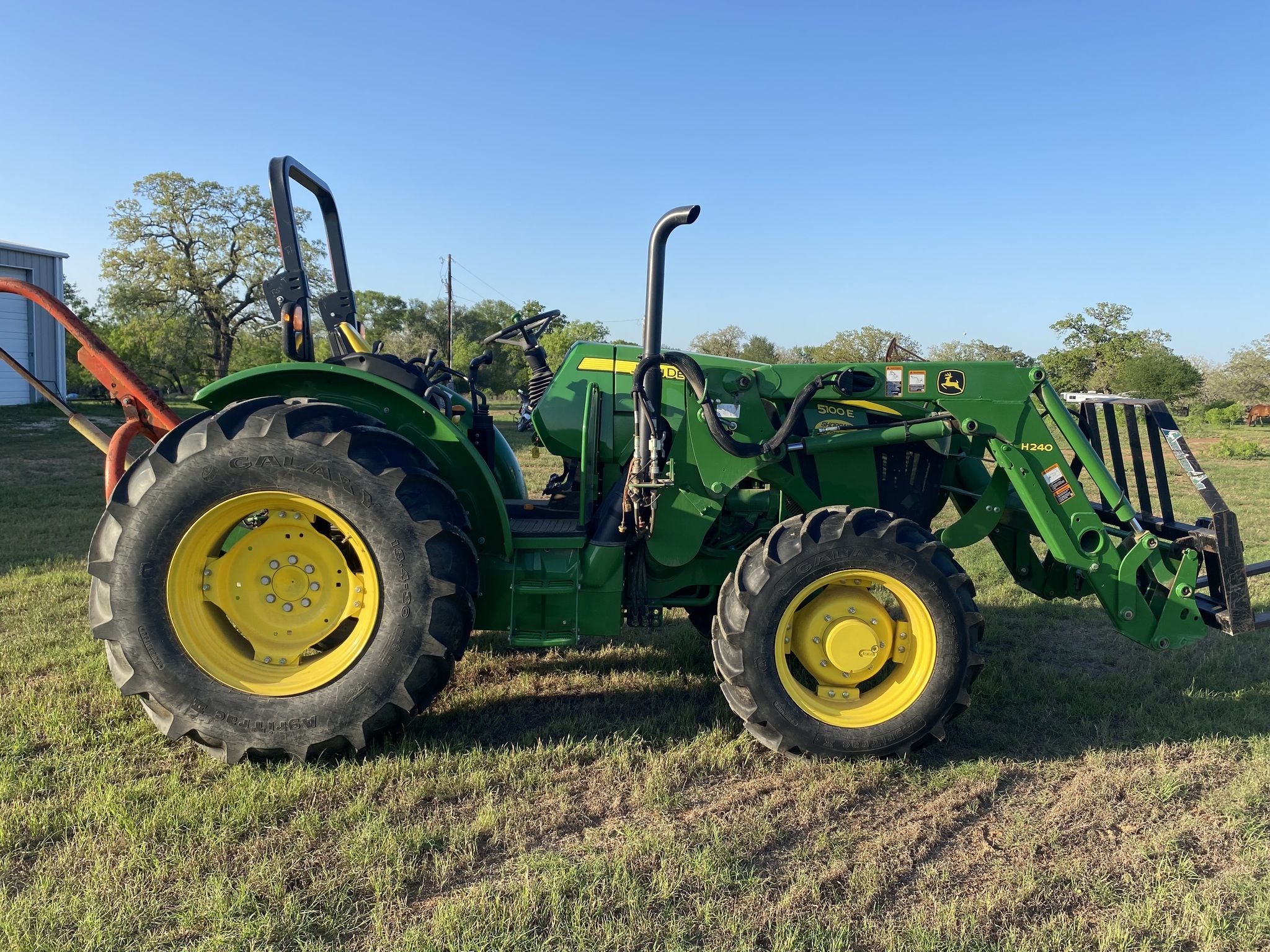 2017 John Deere 5100E Image