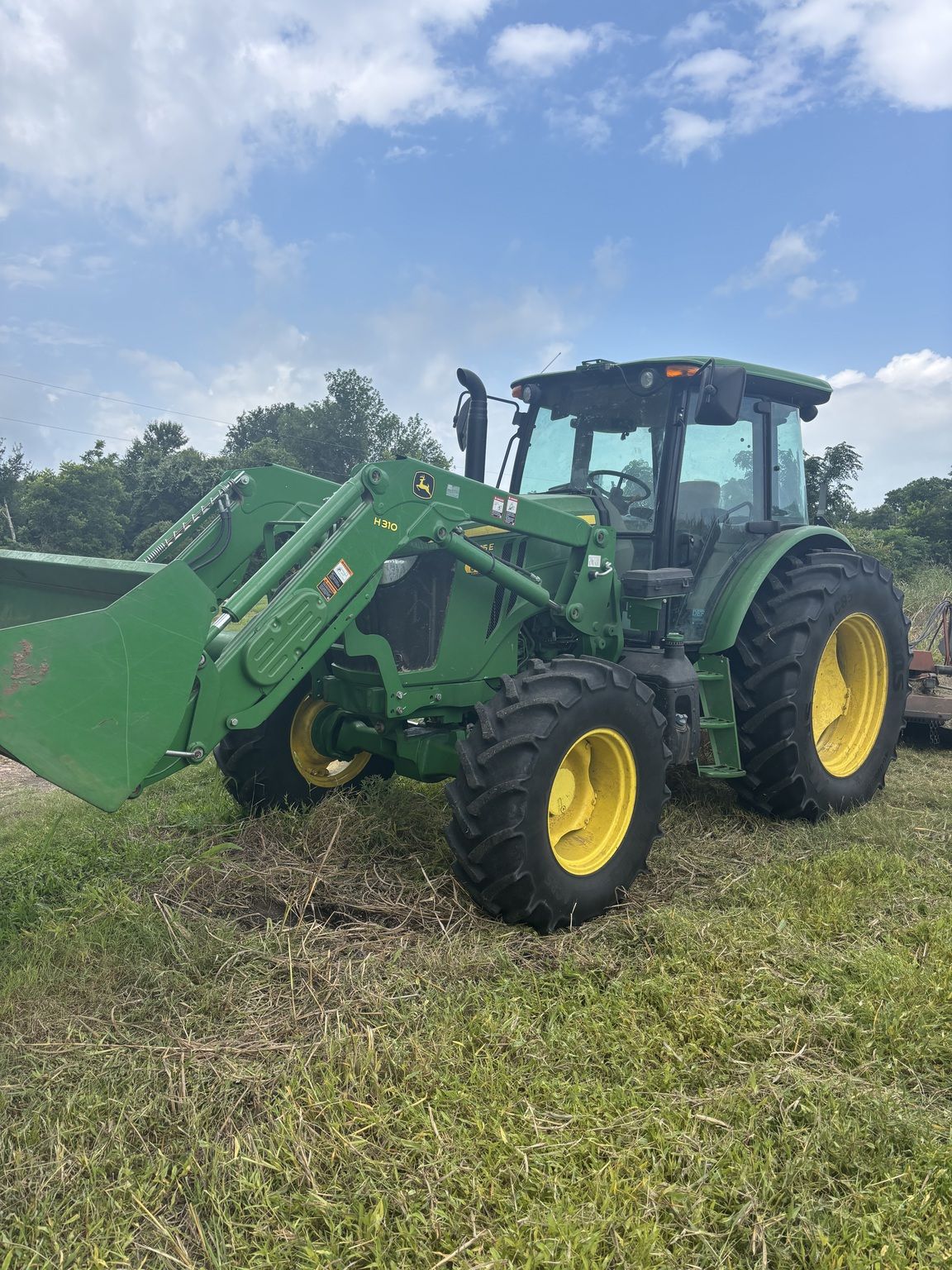 2023 John Deere 6135E Cab Image