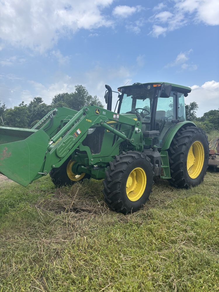 2023 John Deere 6135E Cab Image