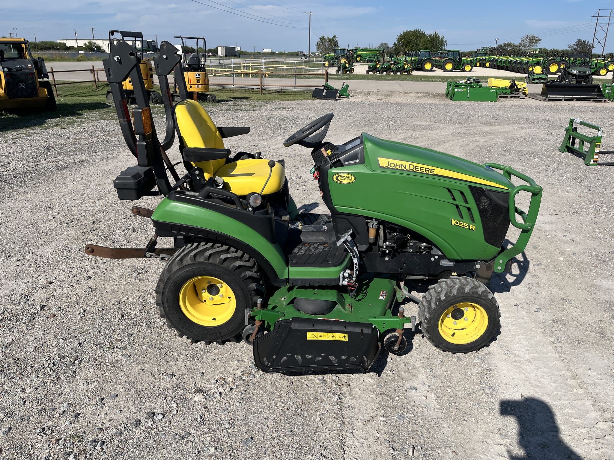 2015 John Deere 1025R Image