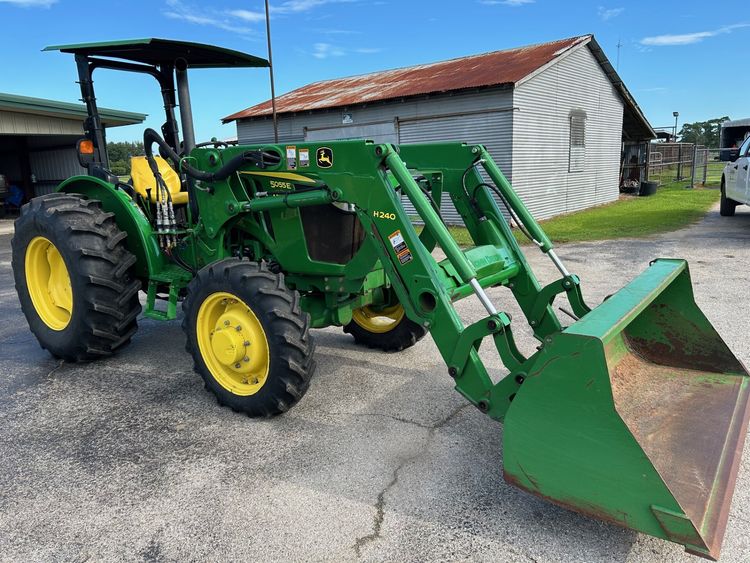 2015 John Deere 5055E Image