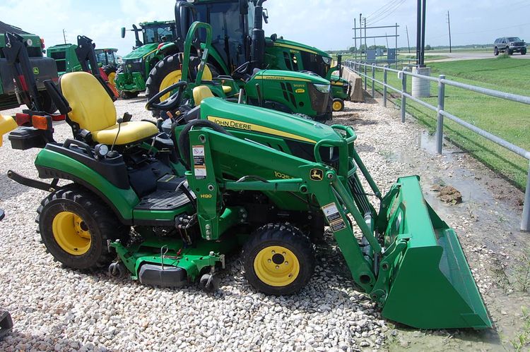 2013 John Deere 1025R Image