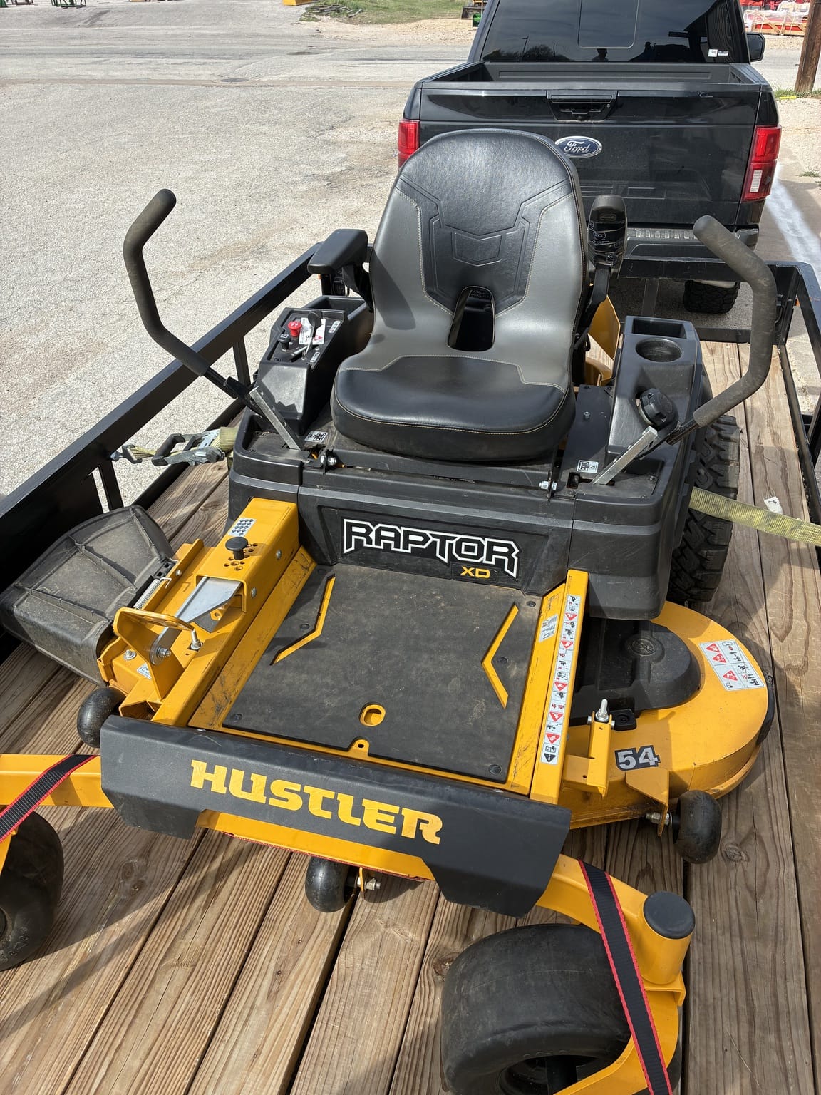 2023 Hustler Raptor 23 Image