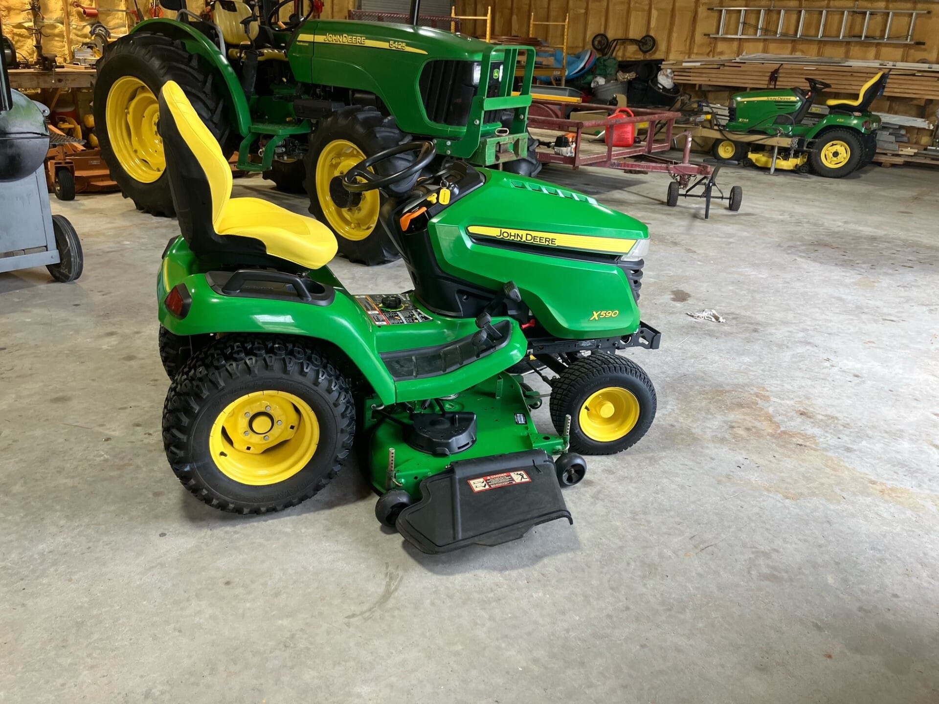 2022 John Deere X590 Image
