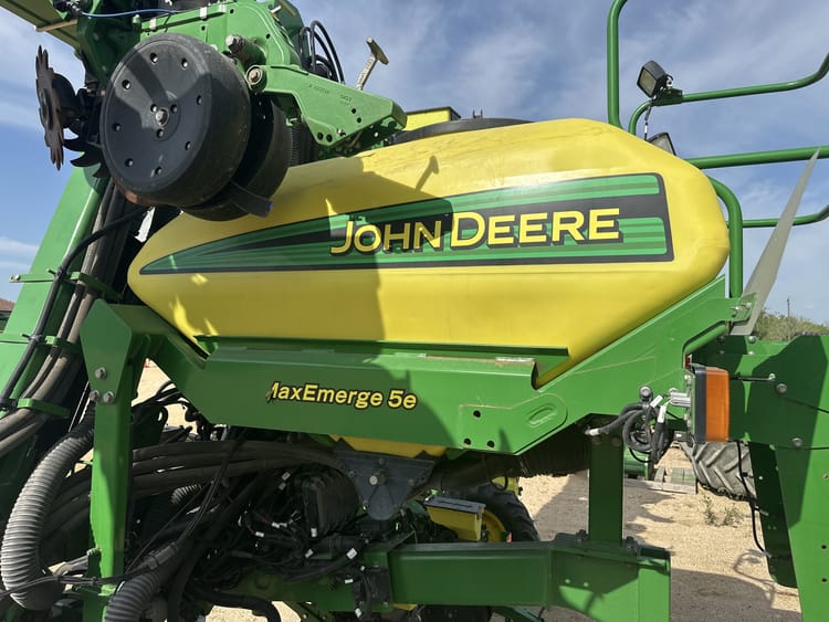 2017 John Deere 1725 CCS Image