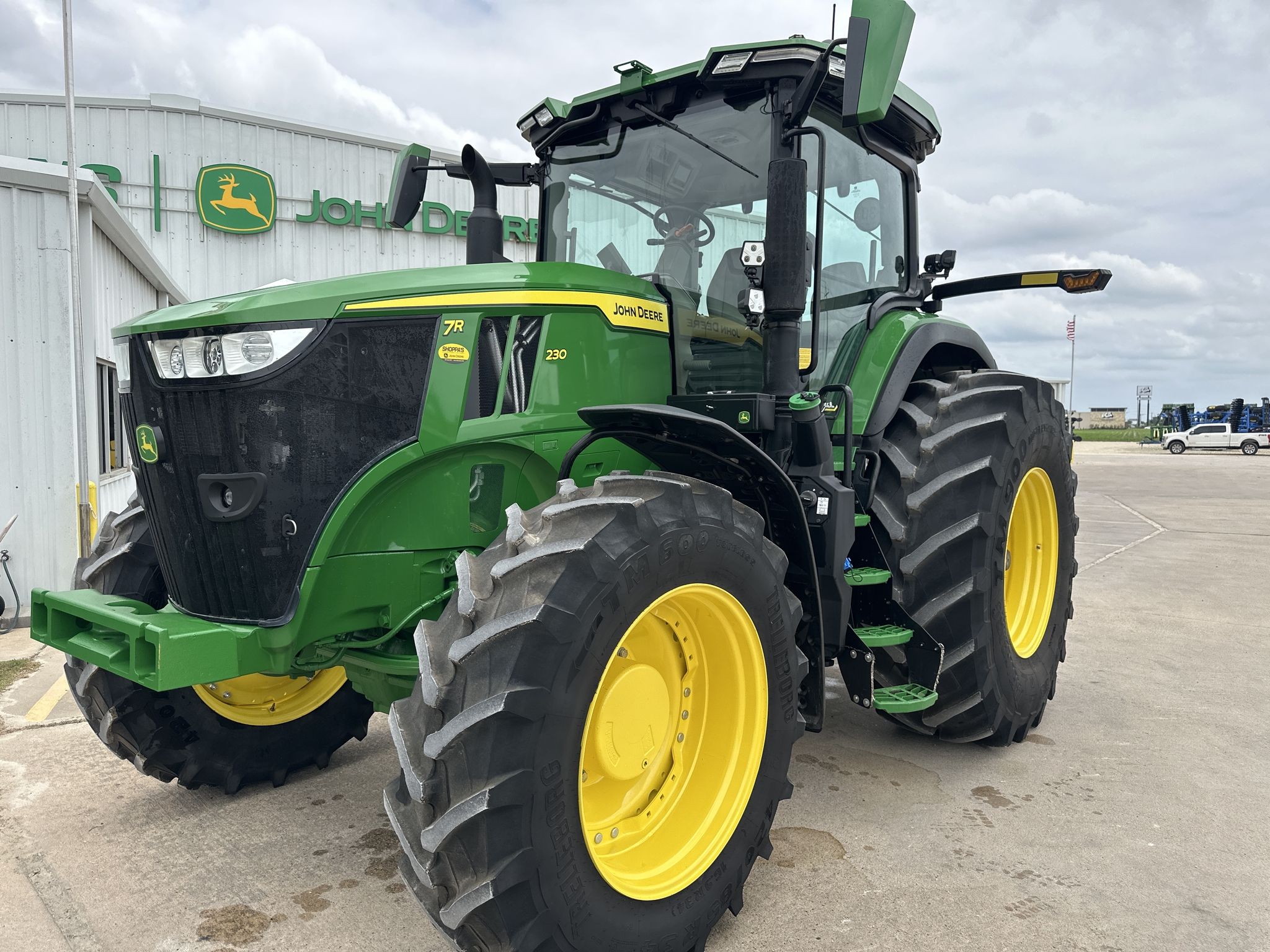 2023 John Deere 7R 230 Image