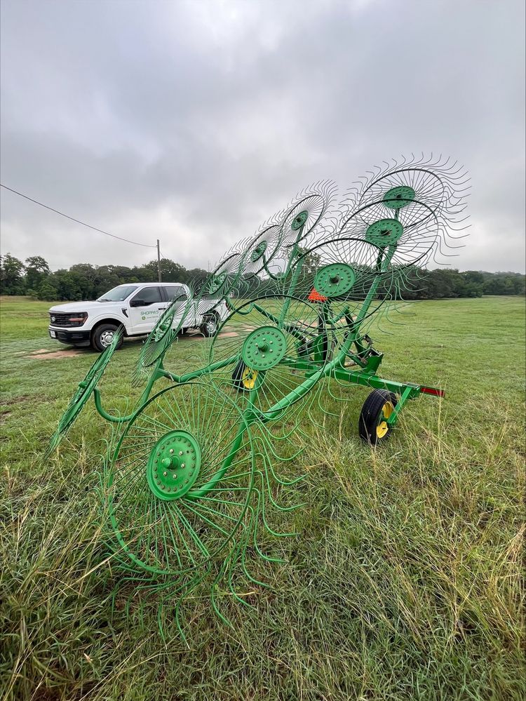 2005 John Deere 702 Image