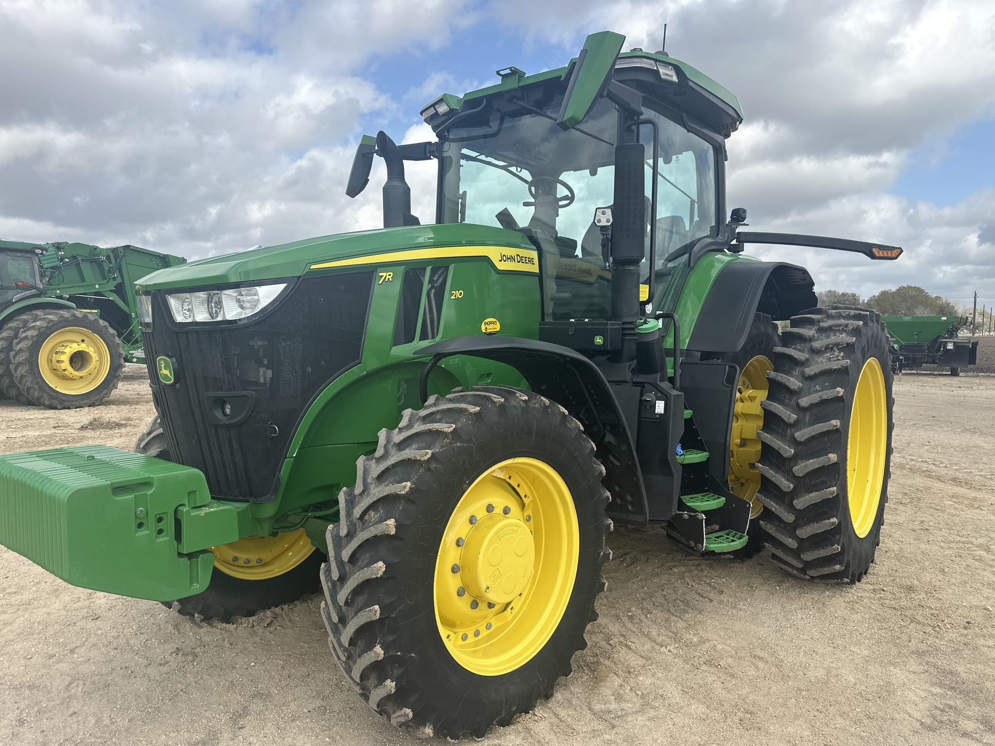 2022 John Deere 7R 210 Image