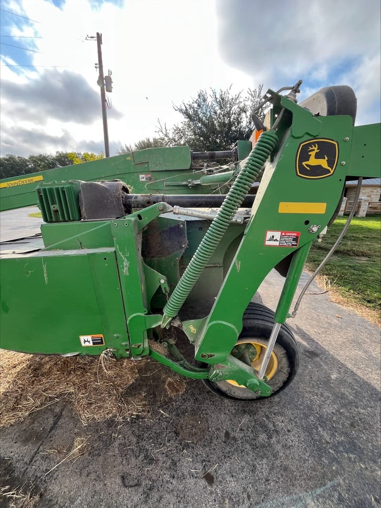 2015 John Deere 835 Image