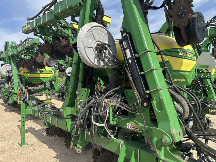 2017 John Deere 1725 CCS Image