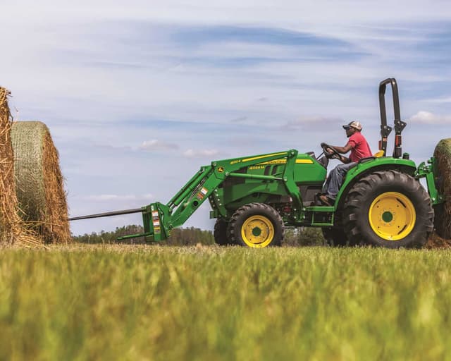 John Deere 4044M John Deere 4044M